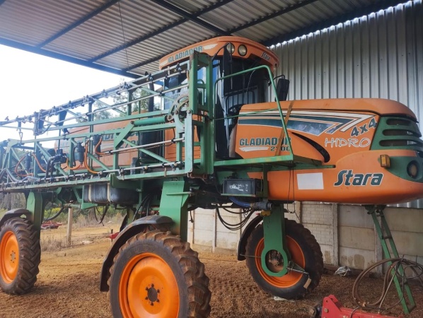 Pulverizador Autopropelido Stara Gladiador 2700 ano 2011