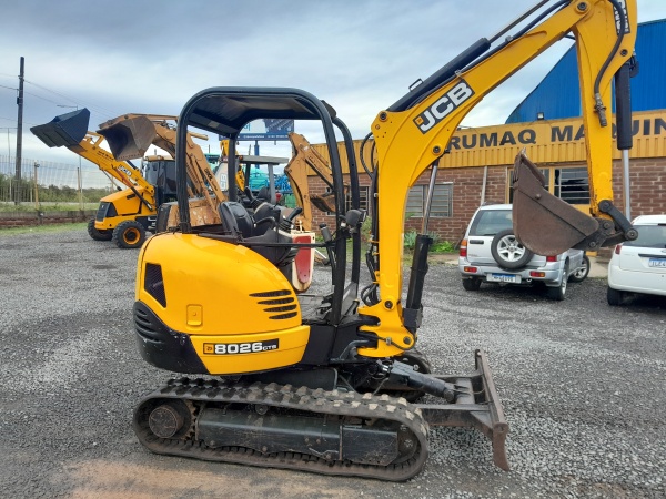 Mini Escavadeira JCB 8026 CTS ano 2014