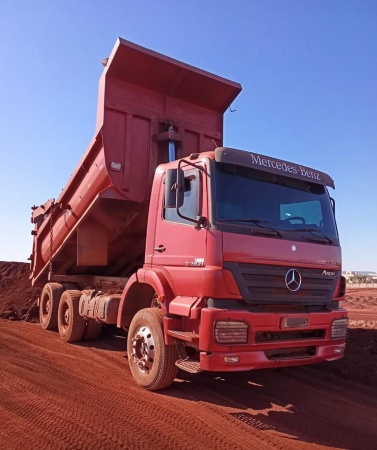 Caminhão Mercedes Benz MB 2831 ano 2009