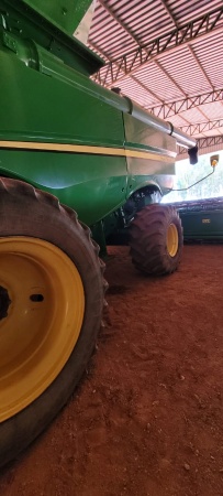 Colheitadeira John Deere S670 ano 2016