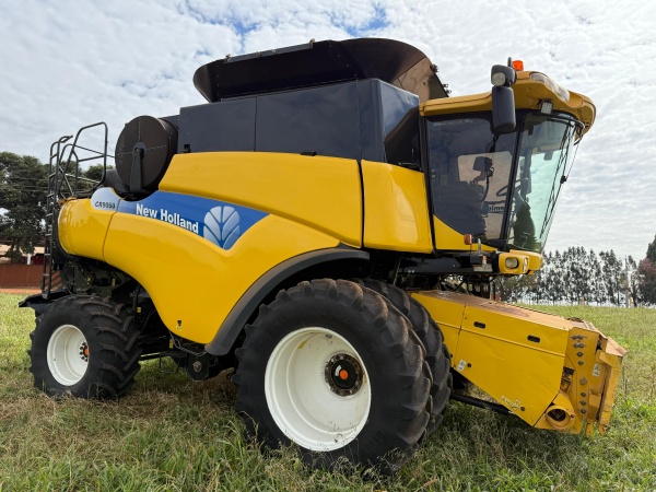 Colheitadeira New Holland CR 9060 ano 2016
