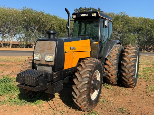 Trator Valtra BH 180 ano 2007
