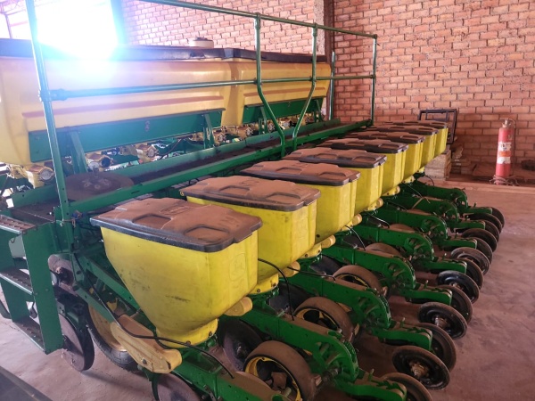 Plantadeira John Deere 1109 ano 2016