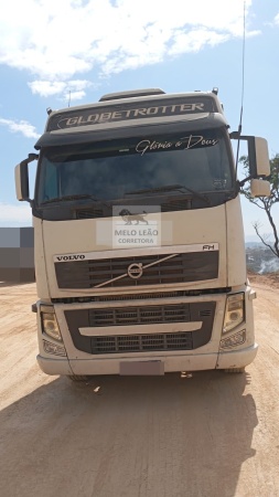 Caminhão Volvo FH 440 ano 2011