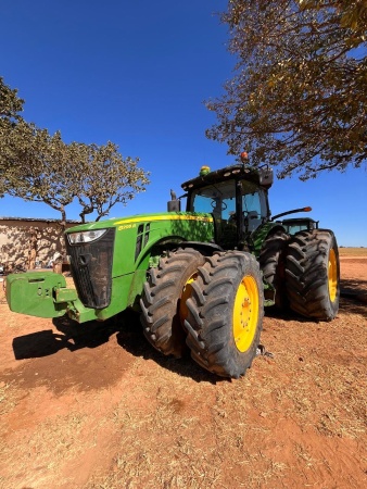 Trator John Deere 8295R ano 2015