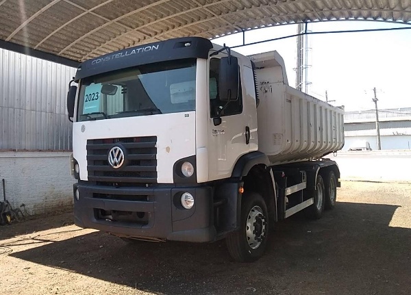 Caminhão Volkswagen 26-280 ano 2023 - 26-280 - Caminhões e Carretas