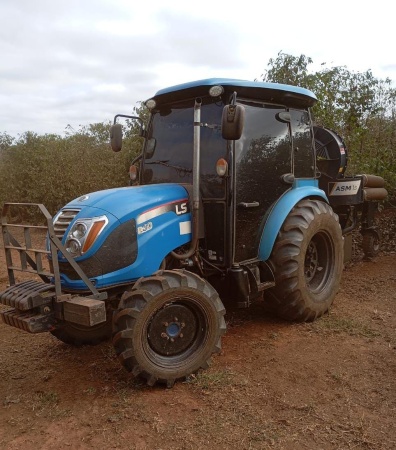 Trator LS Tractor R60 ano 2017