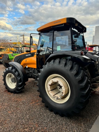 Trator Valtra BM 110 ano 2015