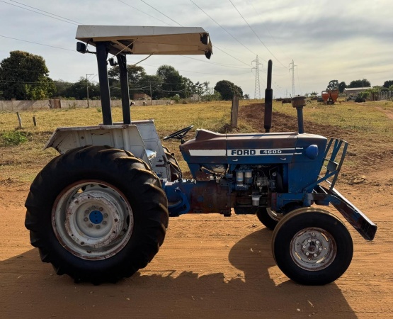 Trator Ford 4600 ano 1978