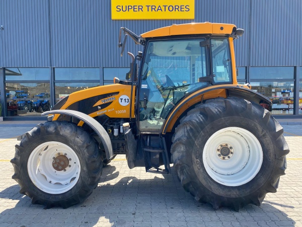 Trator Valtra A124 ano 2018