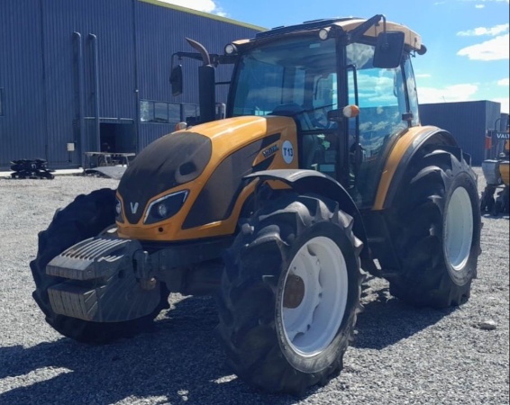 Trator Valtra A124 ano 2018