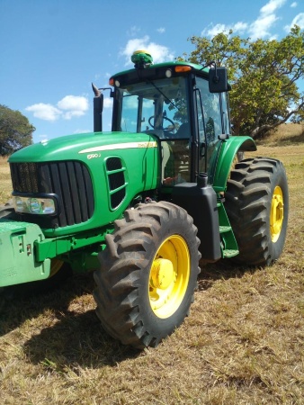 Trator John Deere 6190J ano 2017