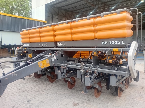 Plantadeira Valtra BP 1005 ano 2017