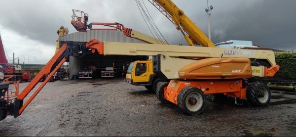 Plataforma JLG 1250 AJP ano 2011