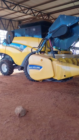 Colheitadeira New Holland CR 680 ano 2021