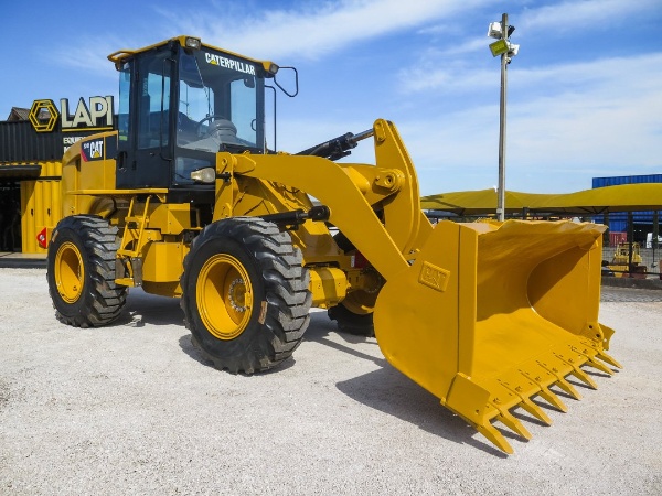 Pá Carregadeira Caterpillar 924H ano 2014