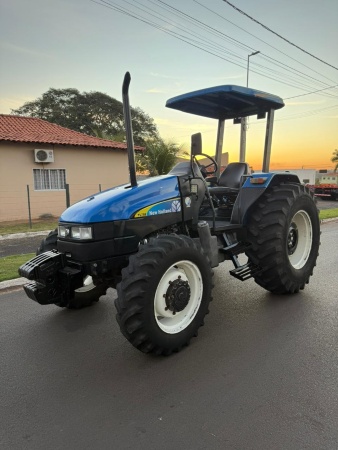 Trator New Holland TL 75E ano 2010