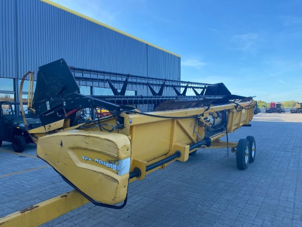Plataforma New Holland PLATAFORMA DE CORTE NH ANO 2013 ano 2023