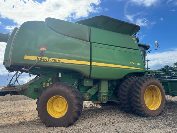 Colheitadeira John Deere STS 9770 ano 2013