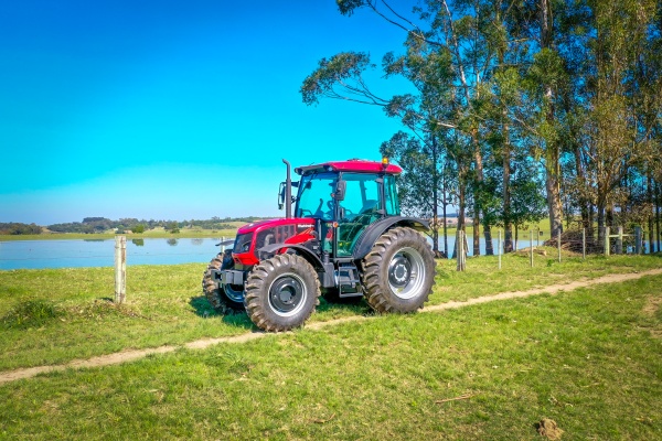 Trator Mahindra 8110 ano 2025