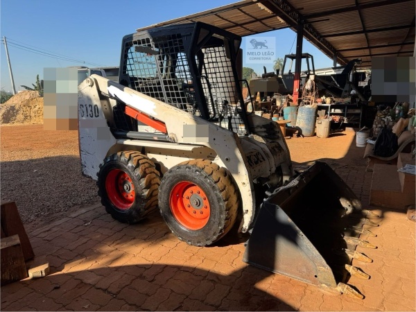 Mini Carregadeira Bobcat S130 ano 2013