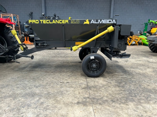 Distribuidor Almeida Distribuidor de Calcareo e composto 6 ton ano 2025