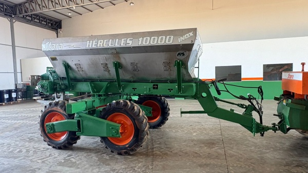 Distribuidor Stara Hercules 10000 inox ano 2012