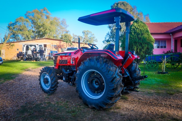 Trator Mahindra 6065 ano 2025