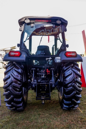 Trator Mahindra 6075 ano 2025