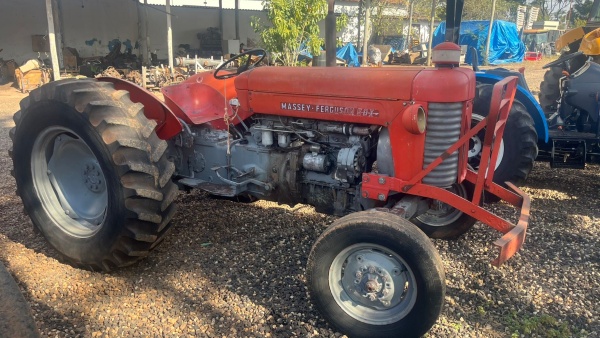 Trator Massey Ferguson MF 250 XE ADVANCED ano 1971