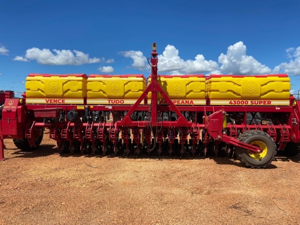 Plantadeira Vence Tudo PAMPEANA 43000 ano 2023
