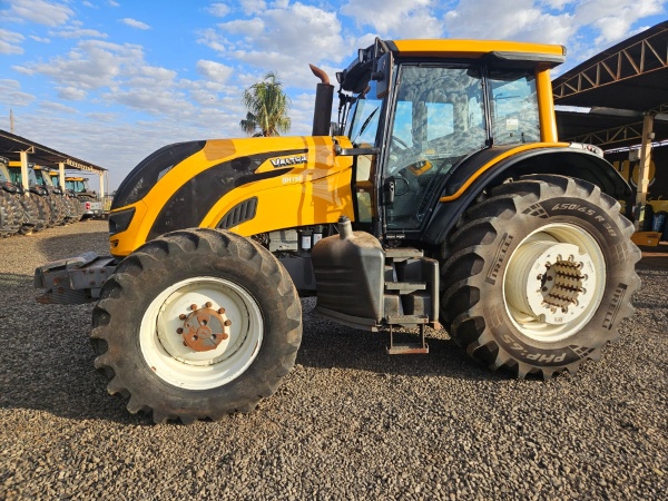Trator Valtra BH194 ano 2018