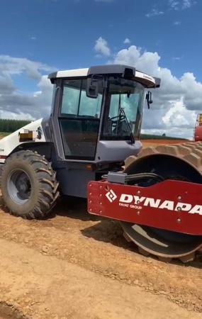 Rolo Compactador Dynapac CA25 ano 2024
