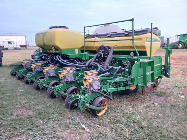 Plantadeira John Deere 2113 CCS ano 2017
