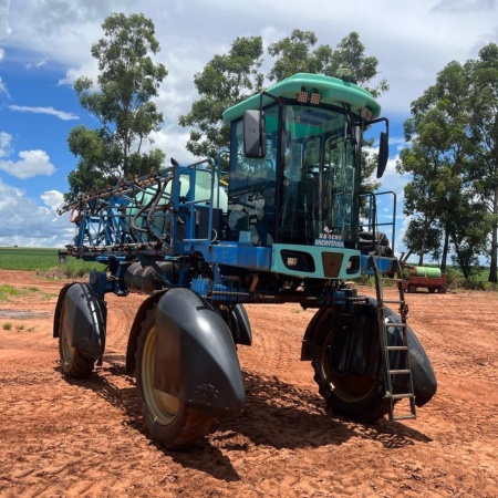 Pulverizador Autopropelido Montana Boxer ano 2010