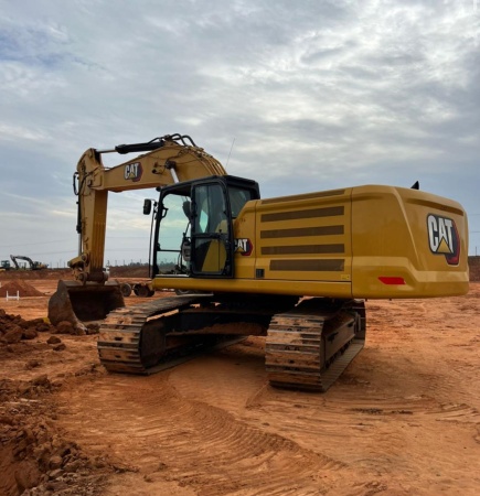 Escavadeira Caterpillar 336 ano 2022