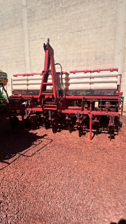 Plantadeira Stara SS Hytech 8000 ano 2003