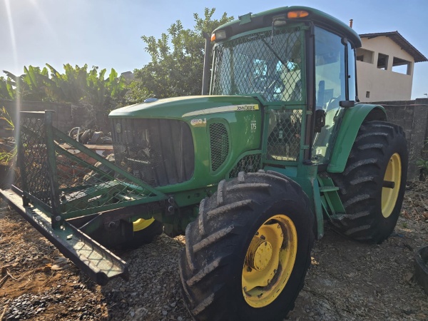 Trator John Deere JD 6110 J ano 2014 - JD 6110 J - Máquinas Agrícolas