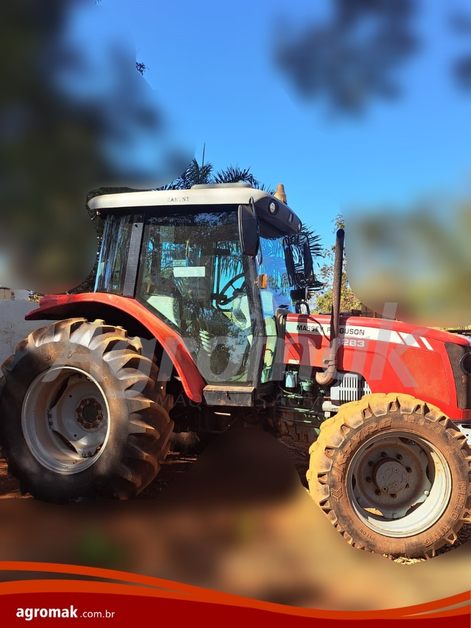 Trator Massey Ferguson MF 4283 ano 2011
