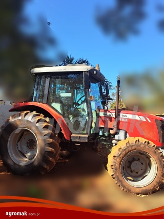 Trator Massey Ferguson MF 4283 ano 2011