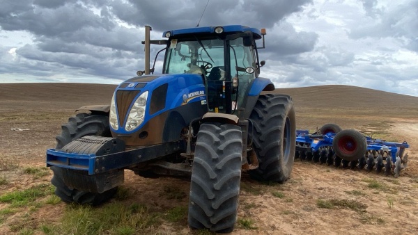 Trator New Holland T7.175 ano 2017
