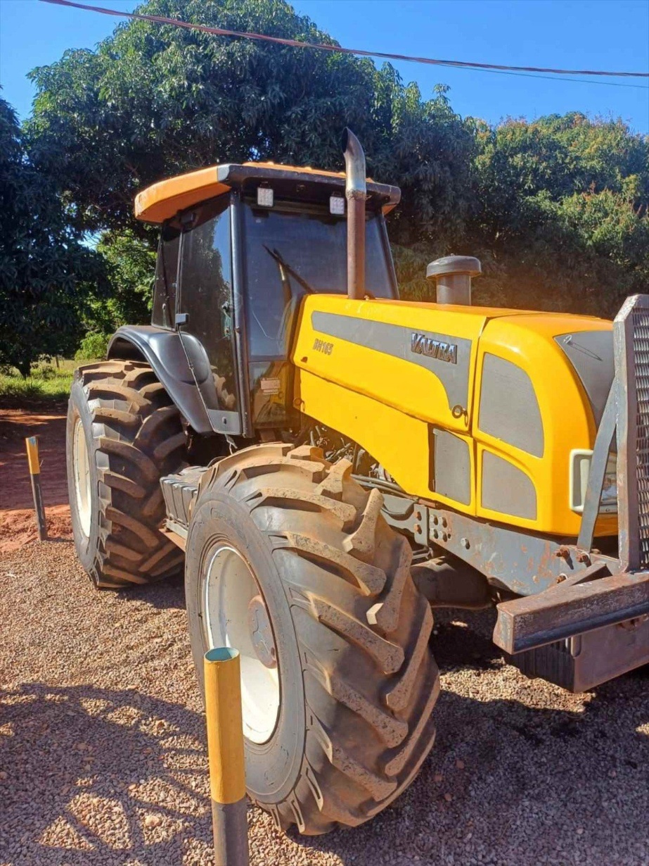 Trator Valtra BH 165 ano 2012