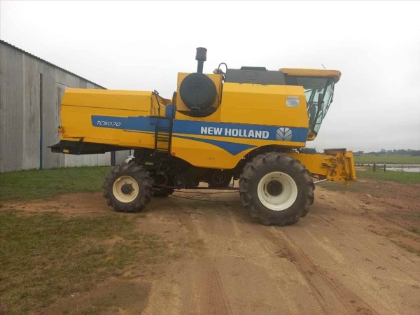 Colheitadeira New Holland TC 5070 ano 2014