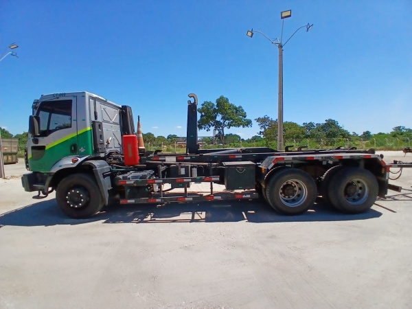 Caminhão Ford Cargo 3133 ano 2014