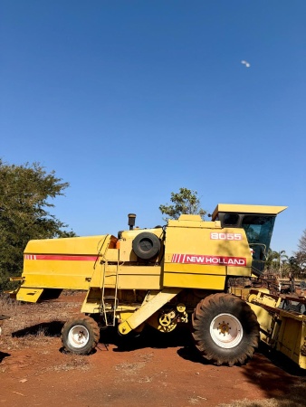 Colheitadeira New Holland 8055 ano 1989