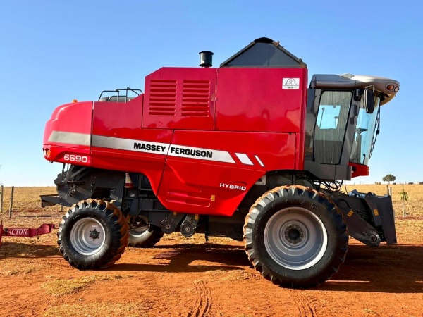 Colheitadeira Massey Ferguson 6690 ano 2020
