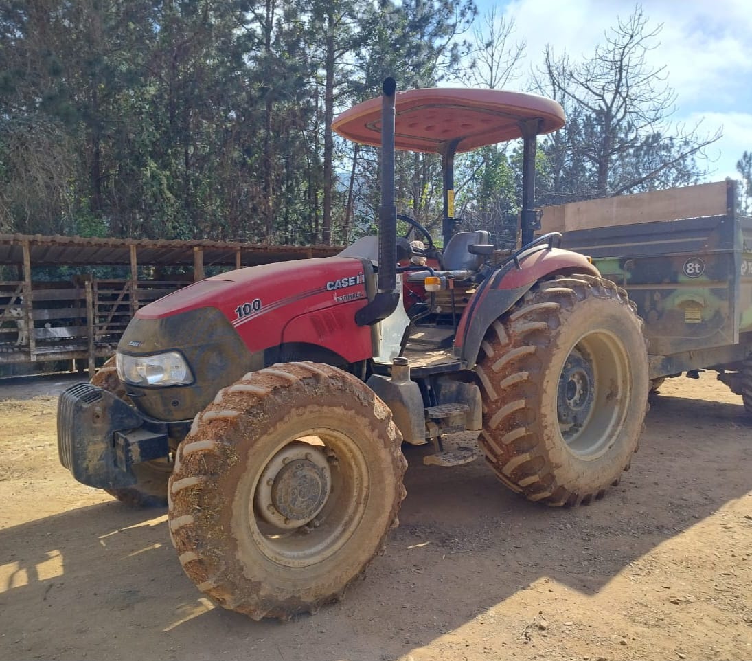 Trator Case Farmall 100 ano 2021