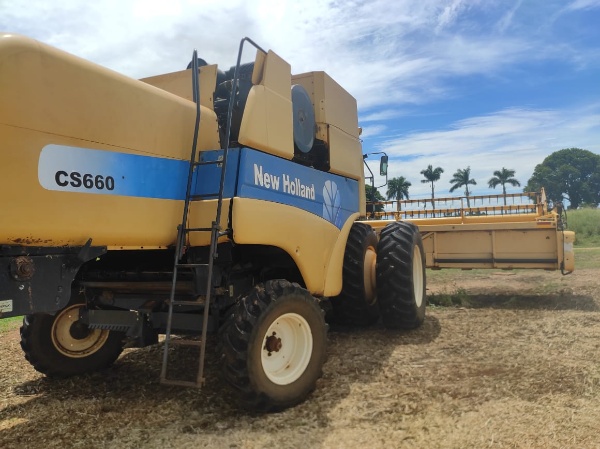 Colheitadeira New Holland CS660 ano 2005 - CS660 - Máquinas Agrícolas