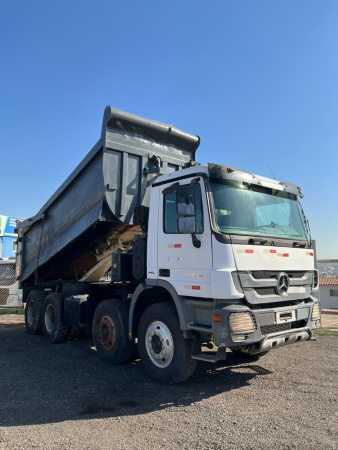 Caminhão Mercedes Benz Actros 4844 8X4 ano 2013