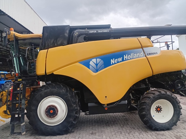 Colheitadeira New Holland CR 9060 ano 2010 - CR 9060 - Máquinas Agrícolas